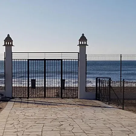 Apartamento Casa Baja Naturista Con Patio En Primera Linea De Playa Con Piscina Comunitaria! Vera