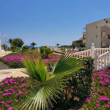 Casa Baja Naturista Con Patio En Primera Linea De Playa Con Piscina Comunitaria! Apartment