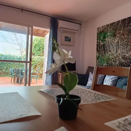 Apartamento Casa Baja Naturista Con Patio En Primera Linea De Playa Con Piscina Comunitaria!